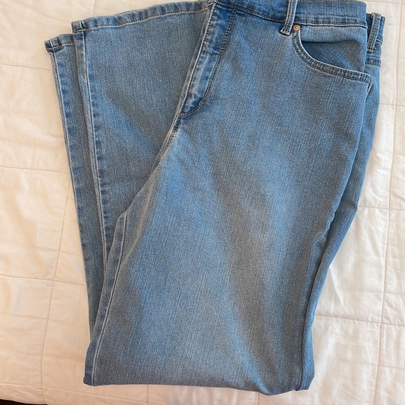 Gloria Vanderbilt Amanda Jeans 14 - Picture 6 of 15
